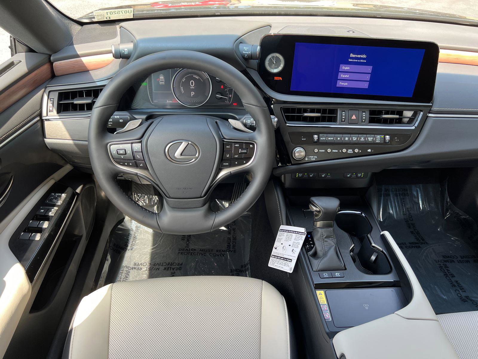 New 2025 Lexus ES 300h w/ Premium Package image 17