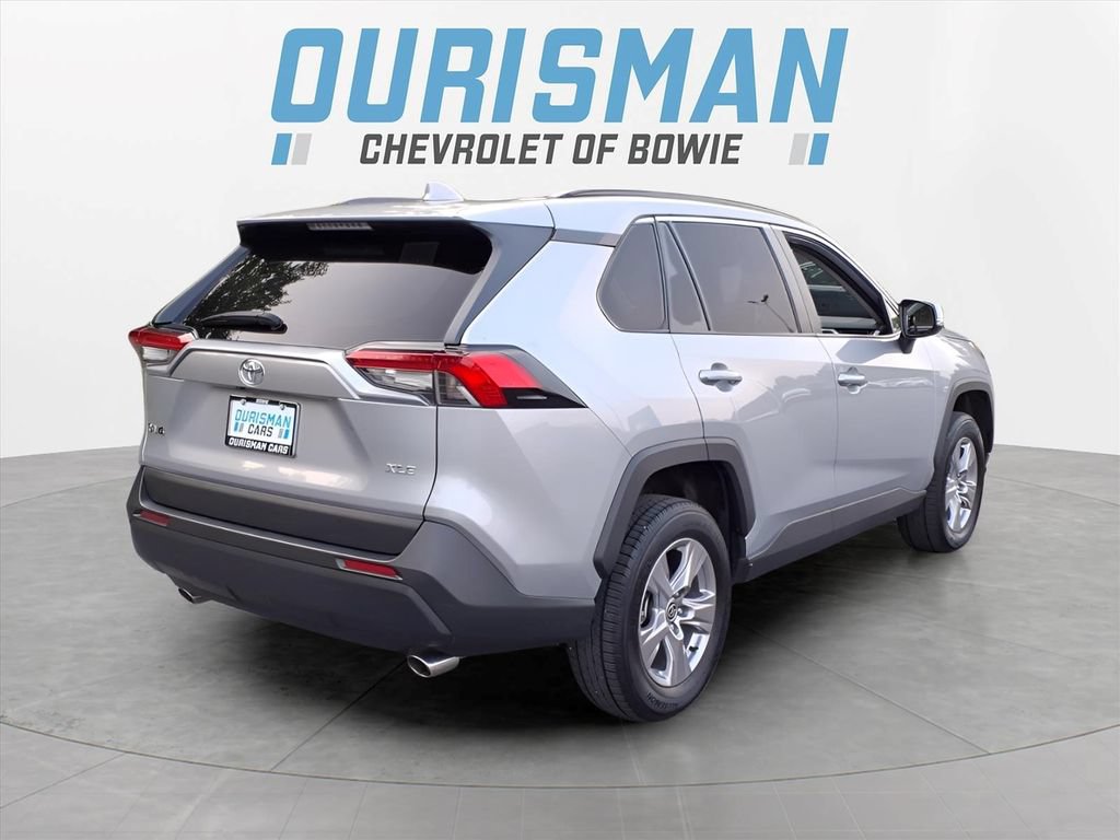 Used 2025 Toyota RAV4 XLE FWD image 3