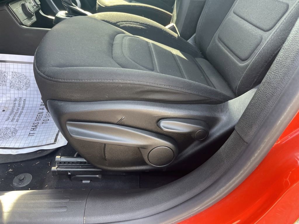 Used 2021 Jeep Renegade Latitude AWD/4WD image 19