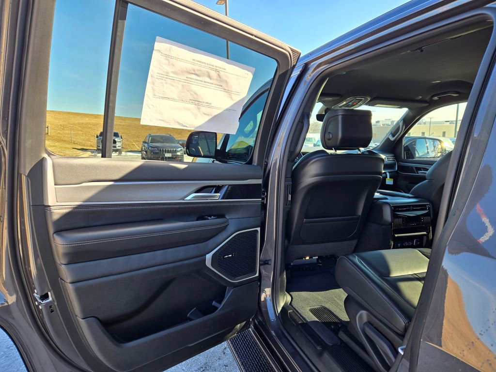 New 2026 Jeep Grand Wagoneer 4WD image 25