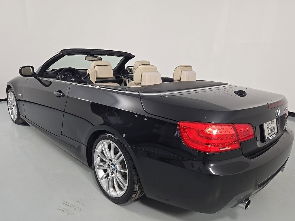 Used 2013 BMW 335i Convertible image 16