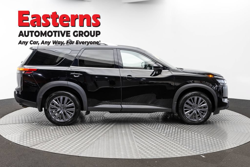 Used 2023 Nissan Pathfinder SL w/ SL Premium Package AWD/4WD image 4