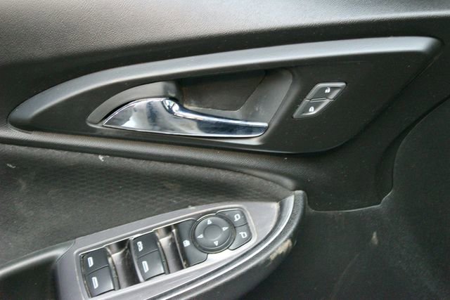 Used 2019 Chevrolet Malibu LT FWD image 16