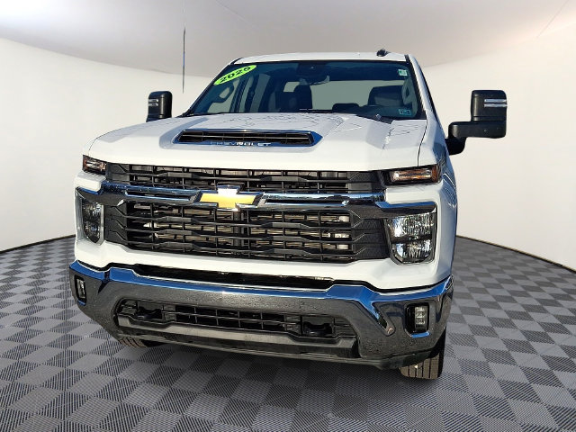 Used 2025 Chevrolet Silverado 2500 LT w/ Convenience Package AWD/4WD image 2