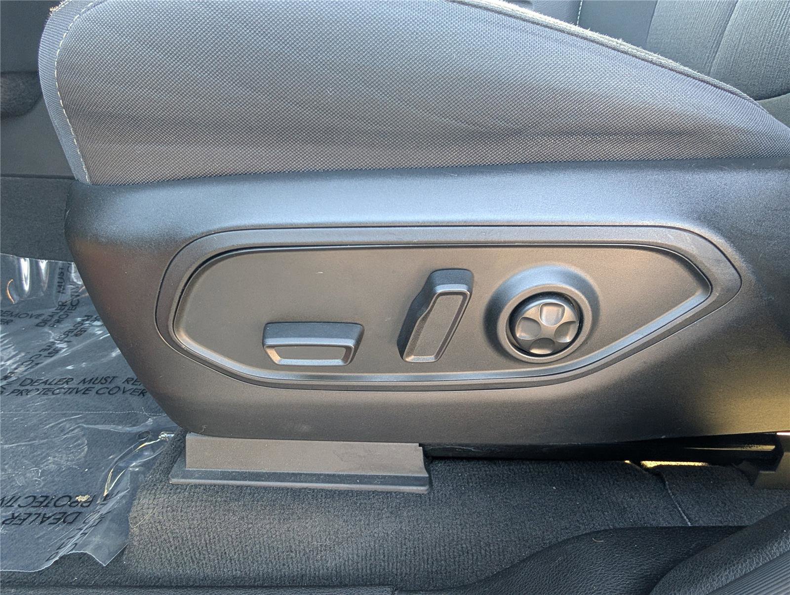 Used 2023 Jeep Grand Cherokee Laredo X image 19