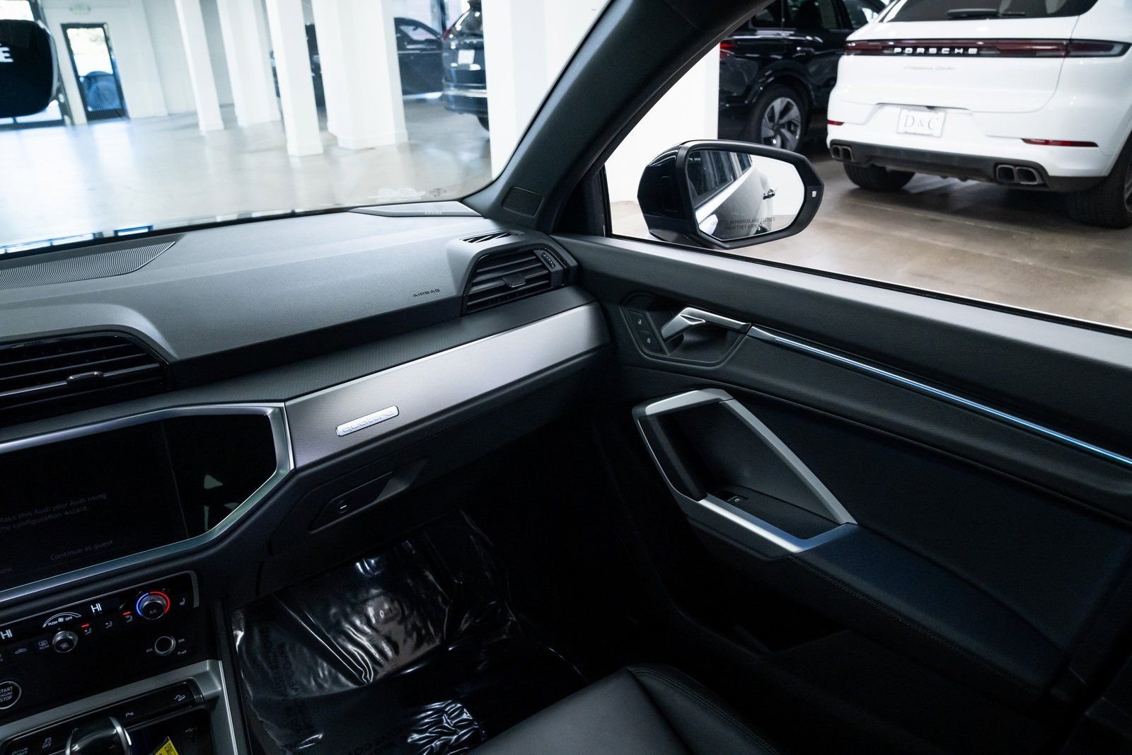 Used 2024 Audi Q3 2.0T Premium Plus w/ Premium Plus Package image 11