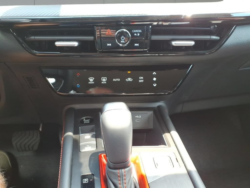 New 2026 Nissan Kicks SR FWD image 20