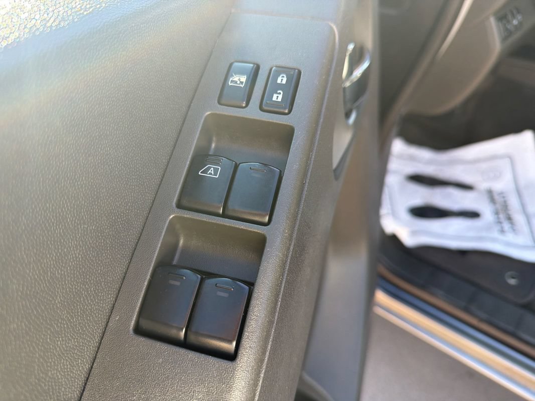 Used 2018 Nissan Frontier PRO-4X AWD/4WD image 21