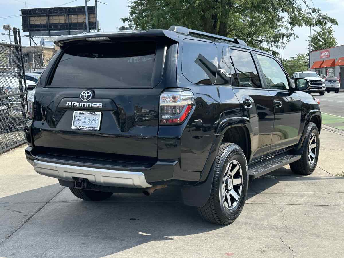 Used 2024 Toyota 4Runner TRD Off-Road Premium AWD/4WD image 5