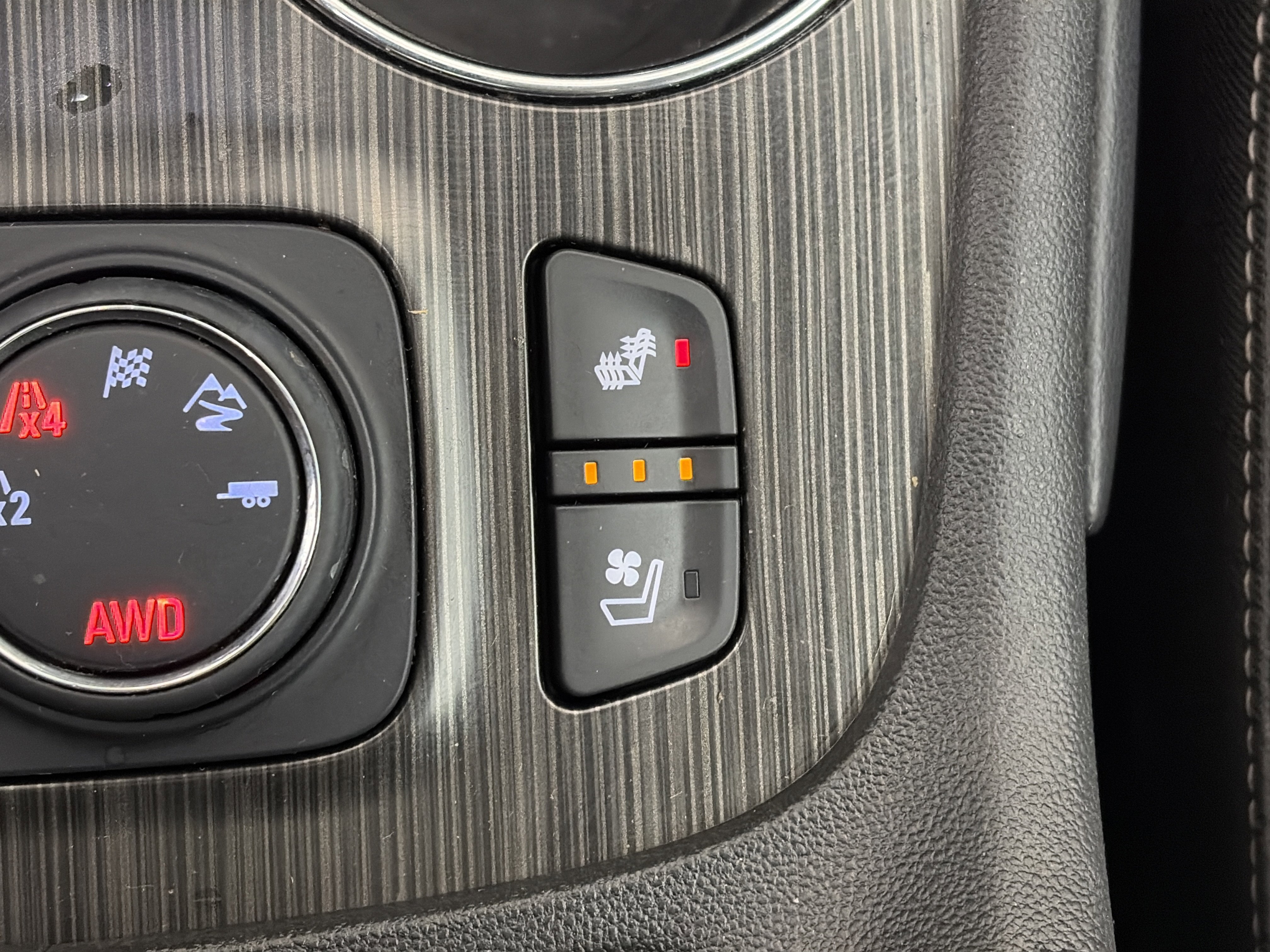 Used 2023 GMC Acadia SLT w/ Preferred Package image 32