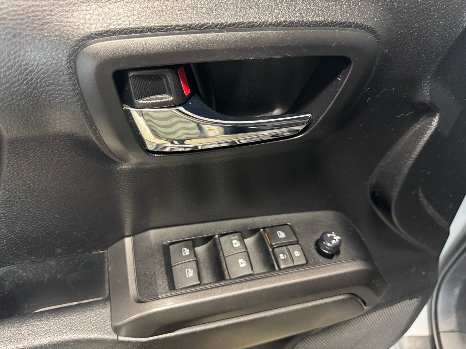 Used 2021 Toyota Tacoma TRD Sport AWD/4WD image 15