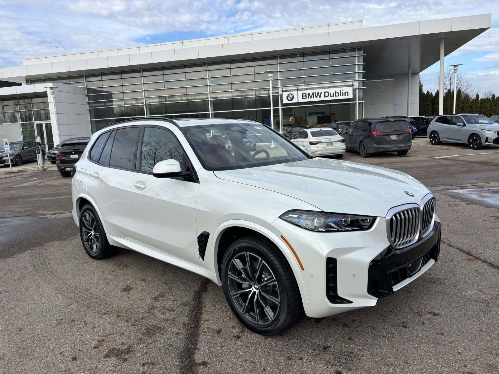 New 2026 BMW X5 xDrive40i w/ M Sport Package