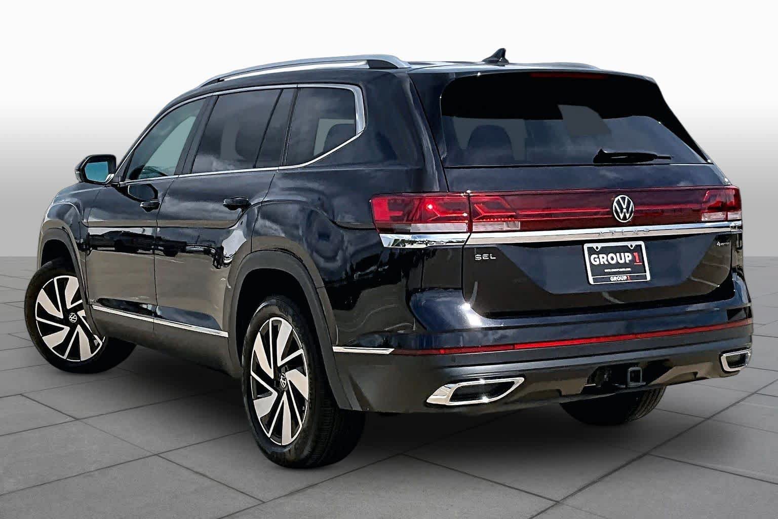 Used 2025 Volkswagen Atlas SEL AWD/4WD image 12