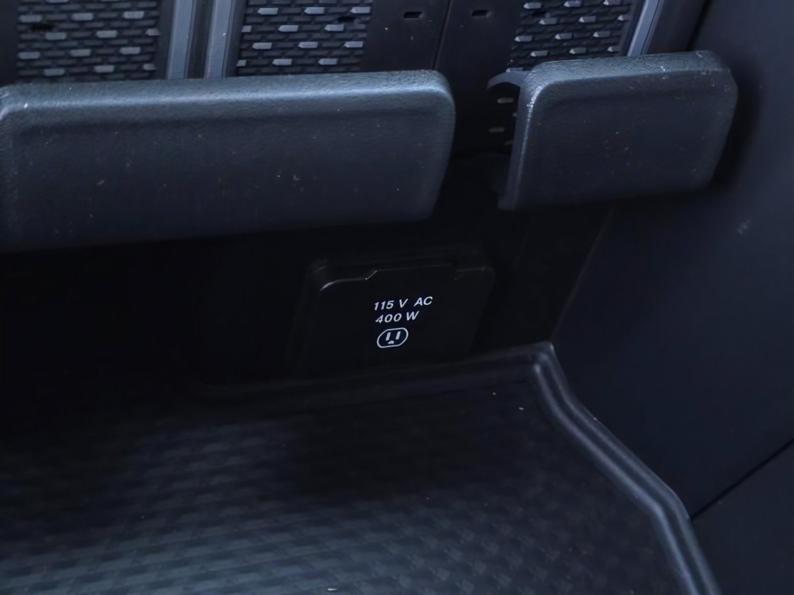 New 2026 RAM 2500 Laramie w/ Night Edition AWD/4WD image 19