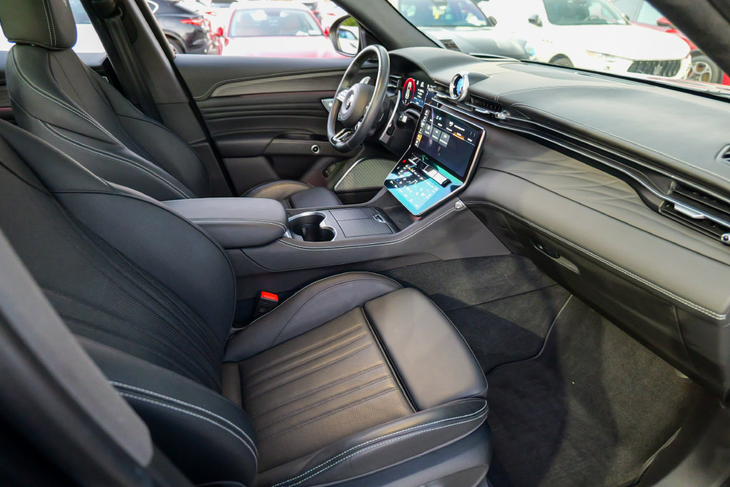 Used 2023 Maserati Grecale Modena AWD/4WD image 35
