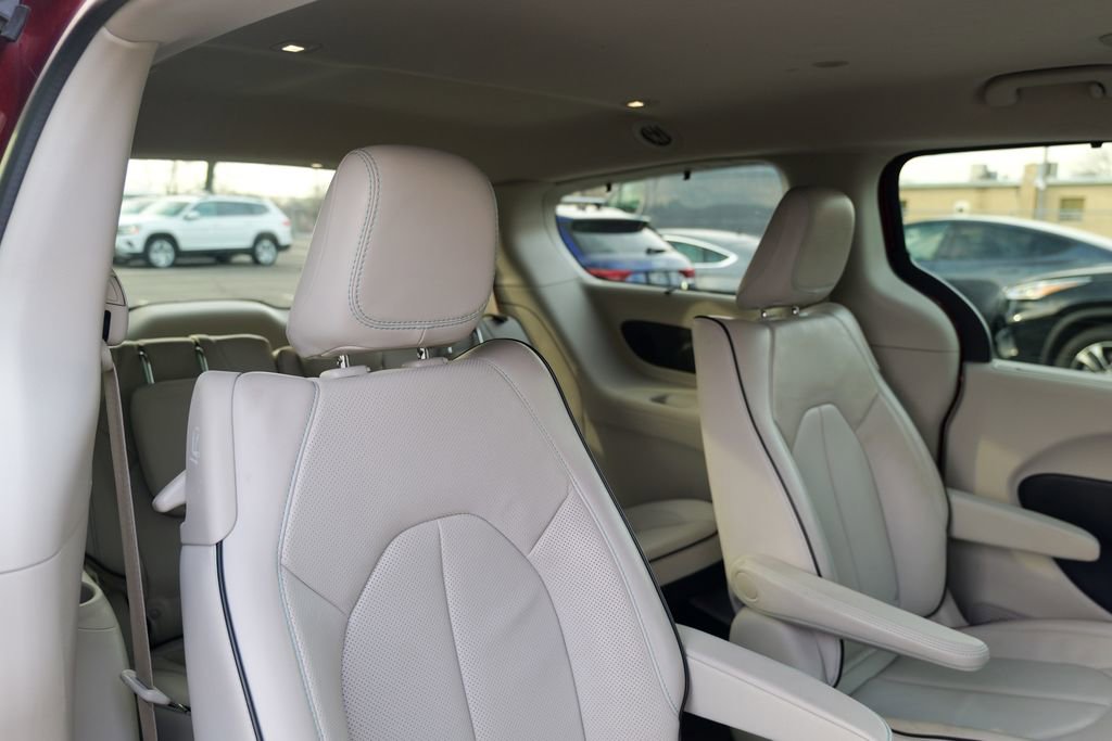 Used 2018 Chrysler Pacifica Limited w/ Advanced Safetytec Group image 35