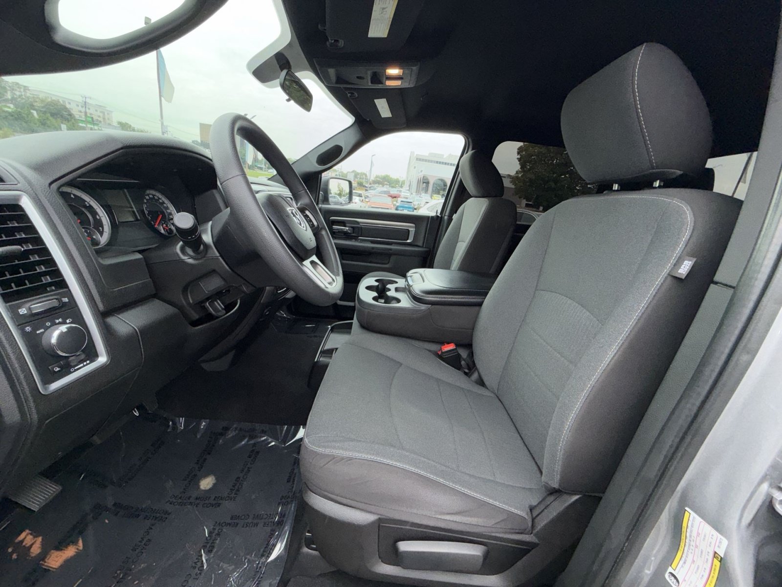 Used 2024 RAM 1500 Warlock AWD/4WD image 13