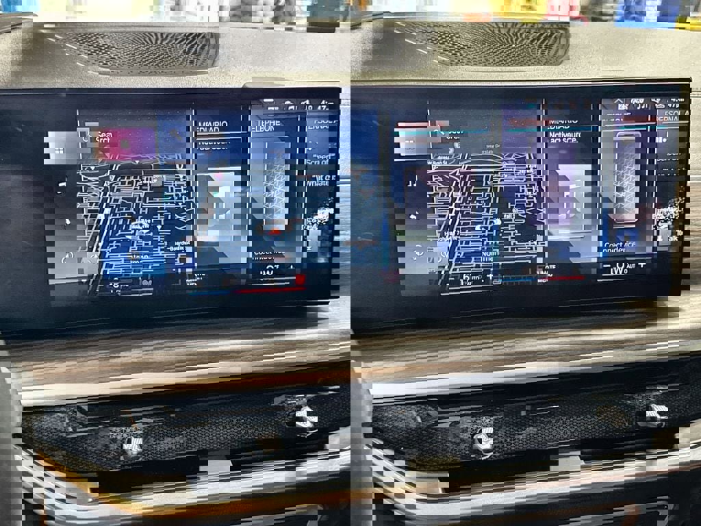 Used 2023 BMW X7 xDrive40i w/ Executive Package image 19