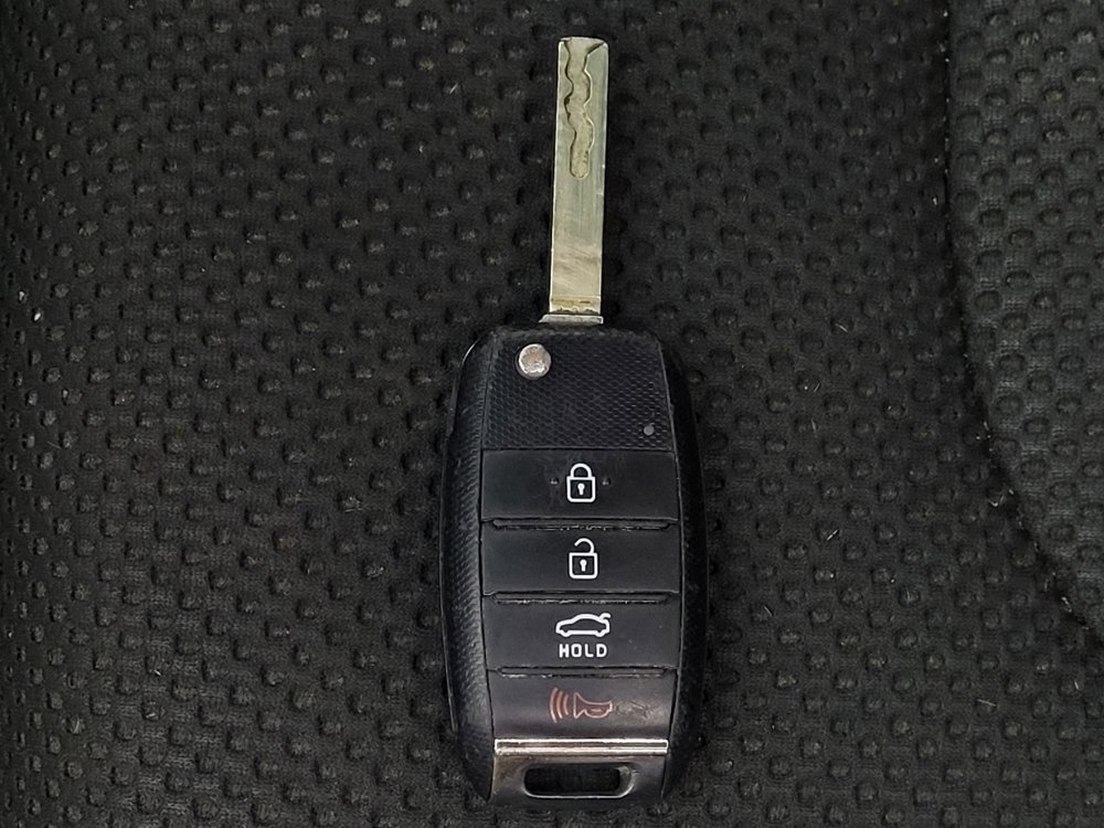 Used 2020 Kia Optima LX image 32