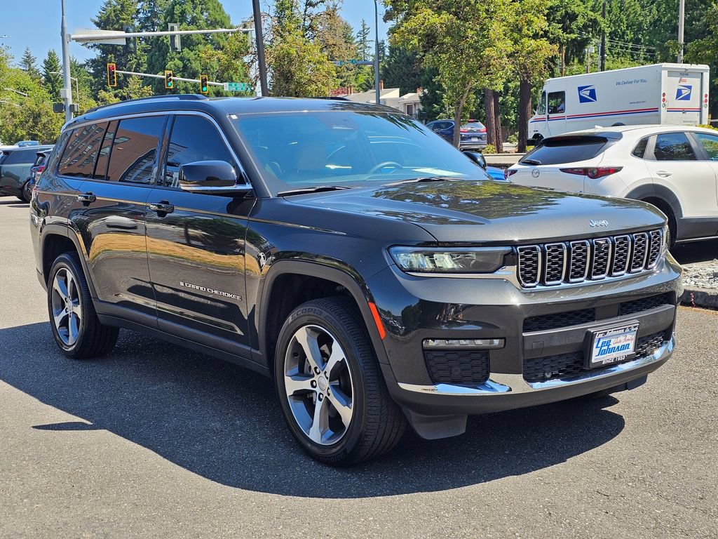 Used 2023 Jeep Grand Cherokee L Limited w/ Luxury Tech Group II AWD/4WD image 3
