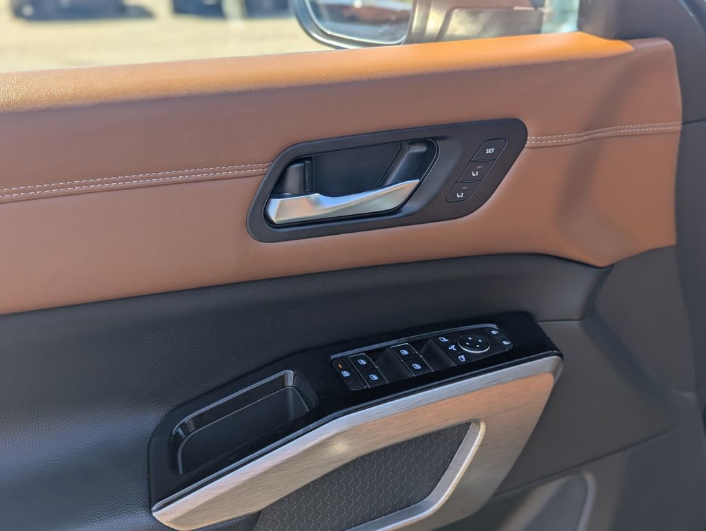 Used 2023 Nissan Pathfinder Platinum image 22