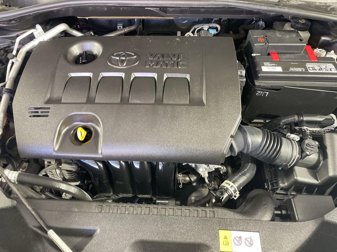 Used 2021 Toyota C-HR XLE FWD image 11