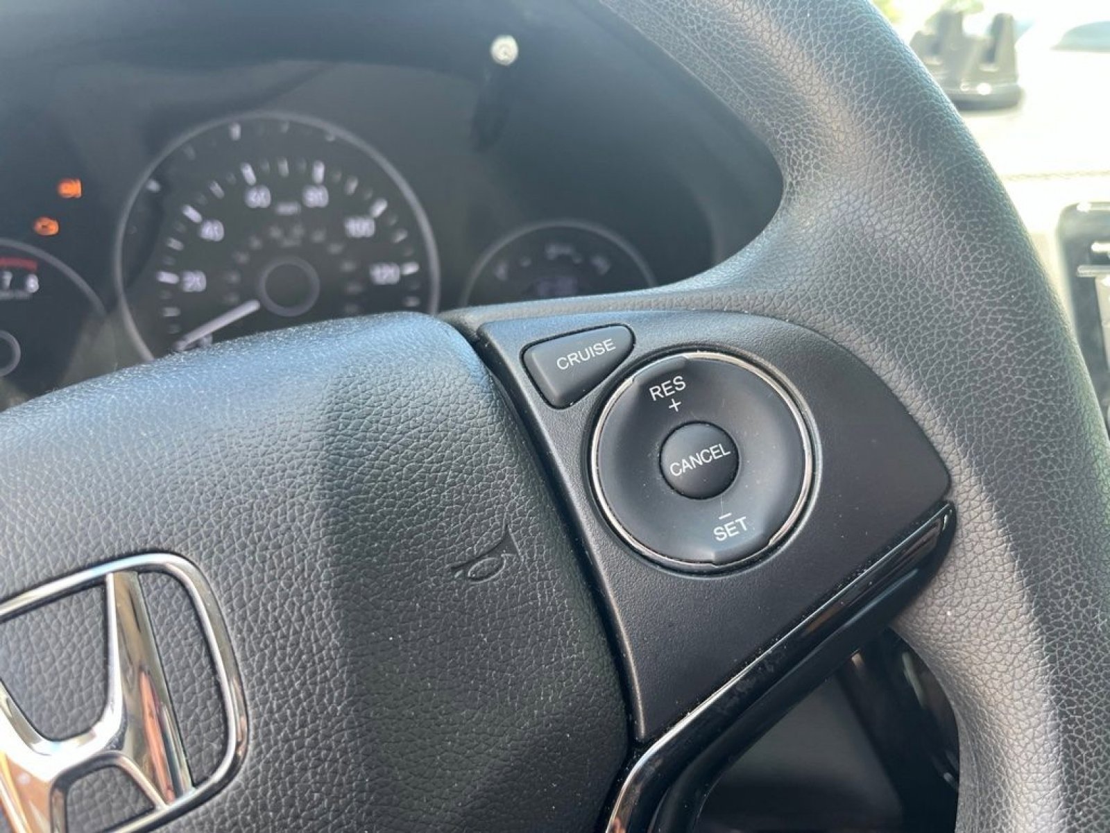 Used 2020 Honda HR-V LX image 15