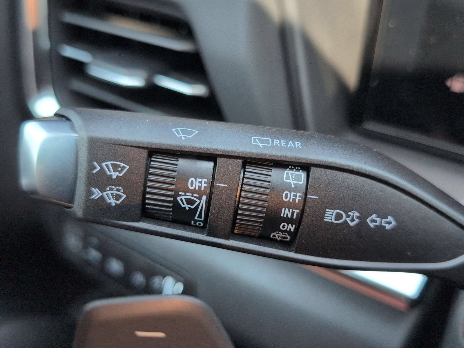 New 2027 GMC Terrain Elevation w/ Elevation Premium Package FWD image 15