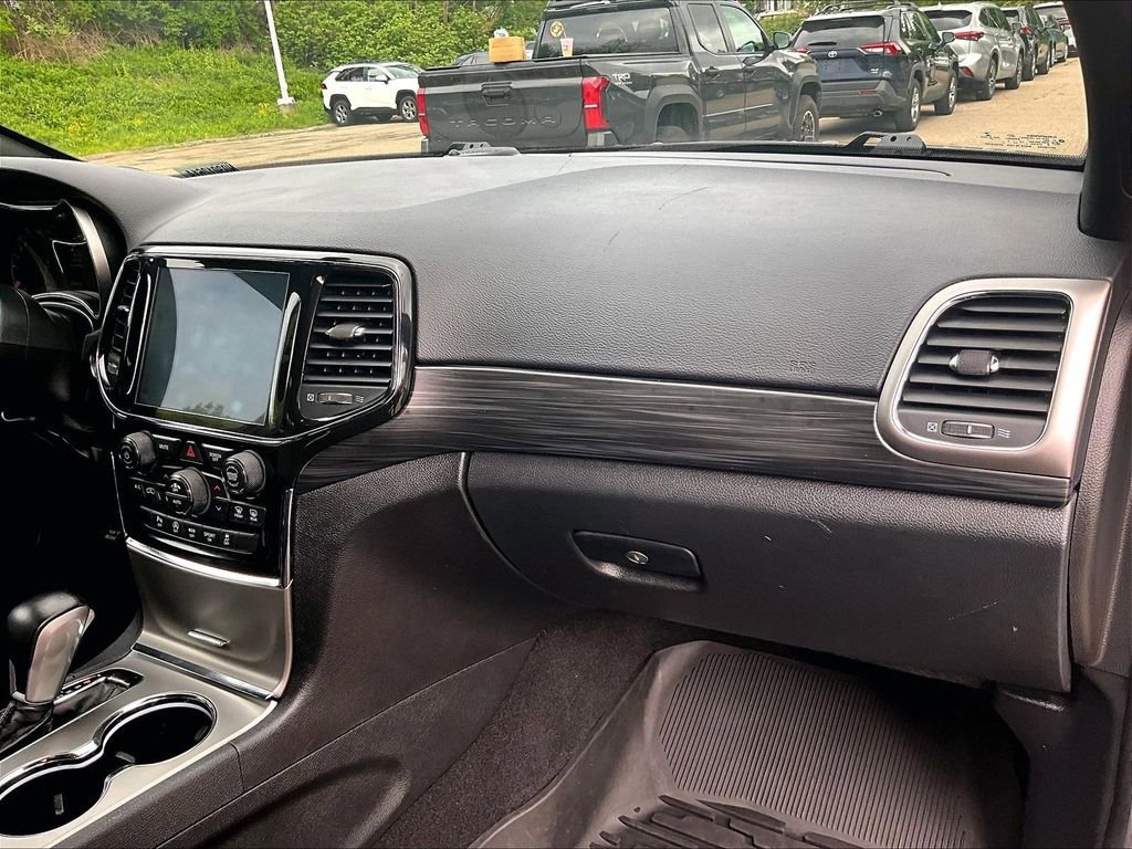 Used 2021 Jeep Grand Cherokee Laredo X AWD/4WD image 13