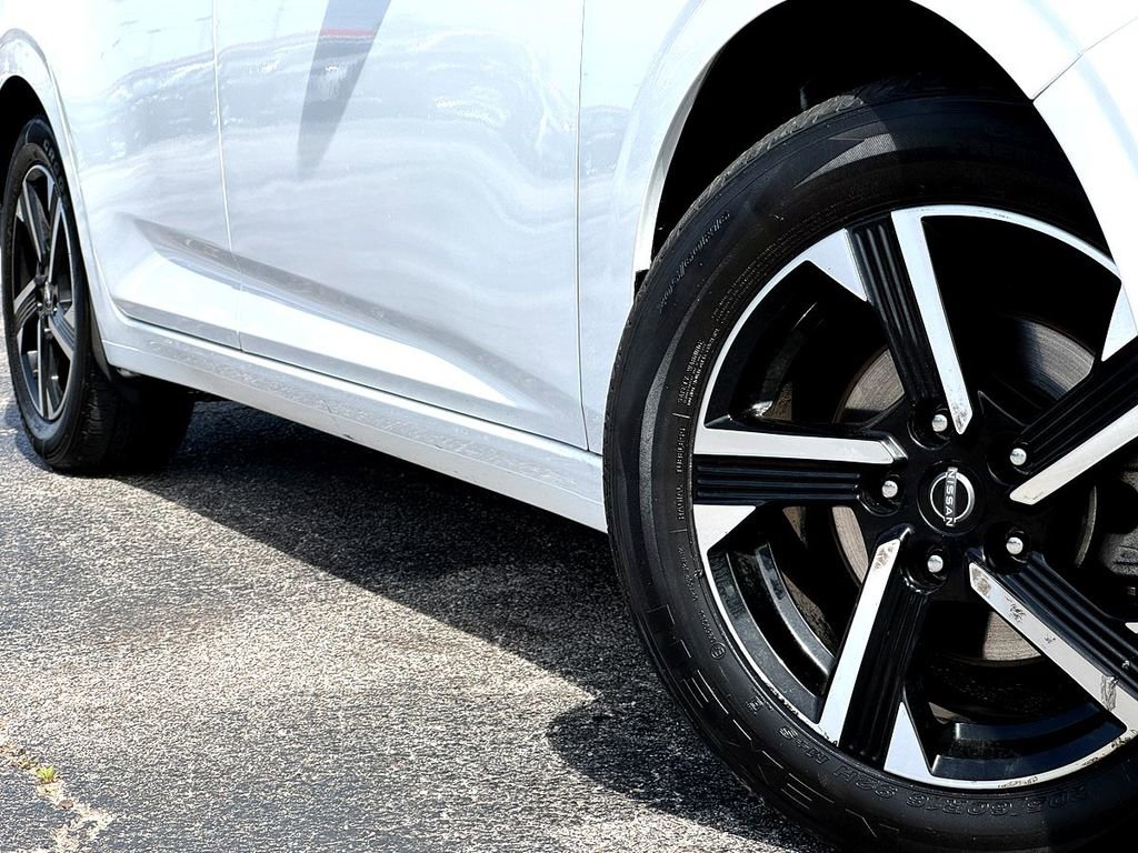 Used 2024 Nissan Sentra SV image 2