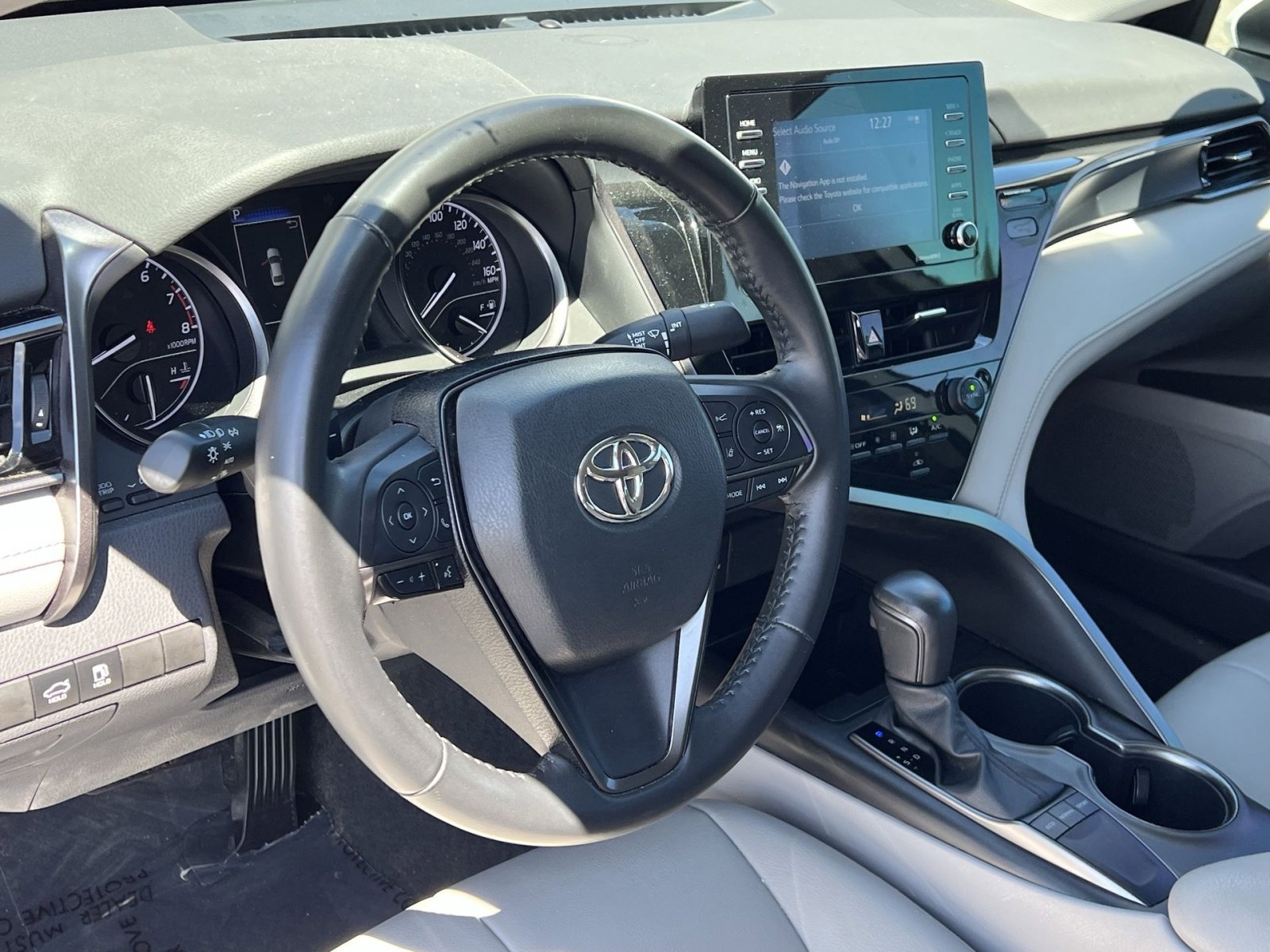 Used 2023 Toyota Camry SE FWD image 13