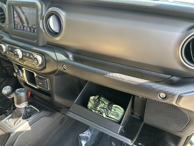 Used 2022 Jeep Gladiator Sport AWD/4WD image 36