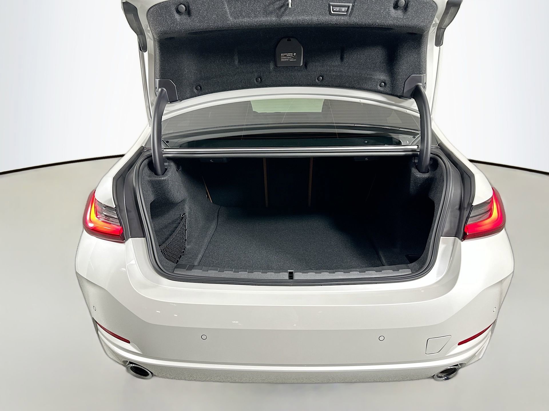 New 2025 BMW 330i Sedan w/ Premium Package image 29