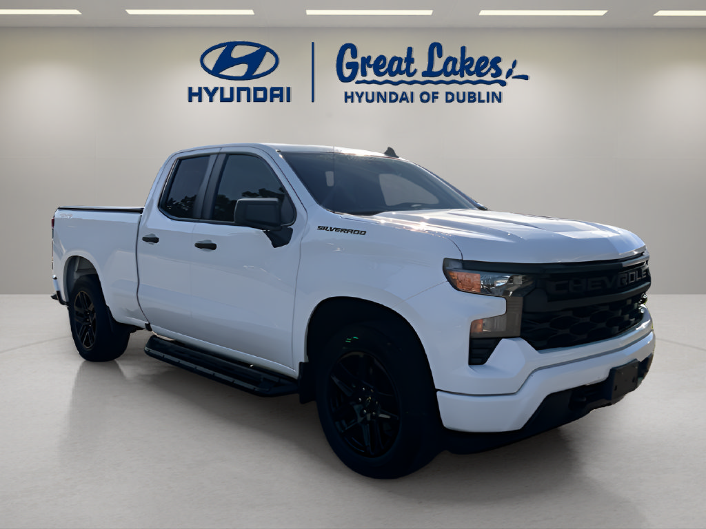 Used 2023 Chevrolet Silverado 1500 Custom w/ 2.7L Blackout Package AWD/4WD image 7