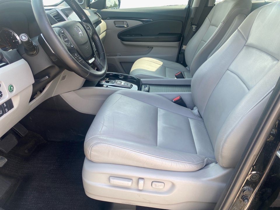 Used 2017 Honda Pilot Touring image 11