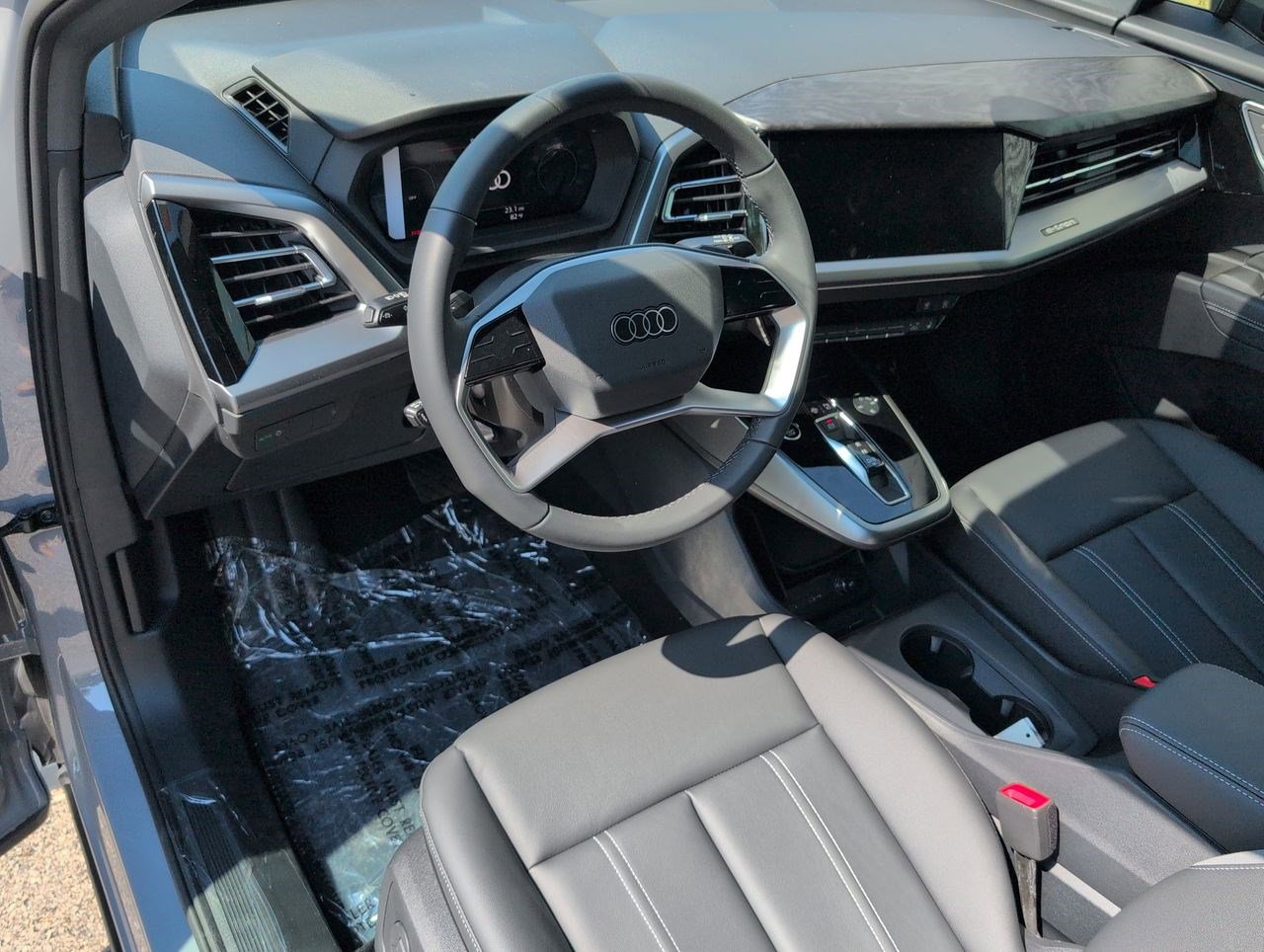 New 2025 Audi Q4 e-tron Premium Plus image 2