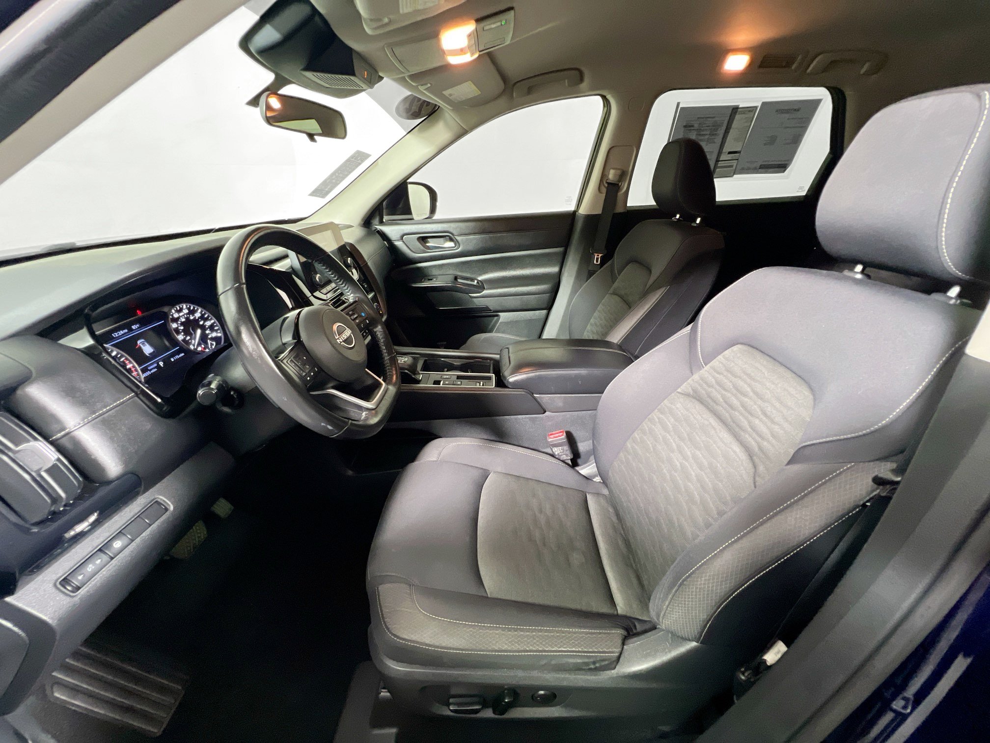 Used 2022 Nissan Pathfinder SV FWD image 14