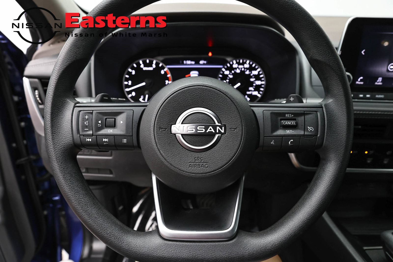 Used 2023 Nissan Rogue S AWD/4WD image 10