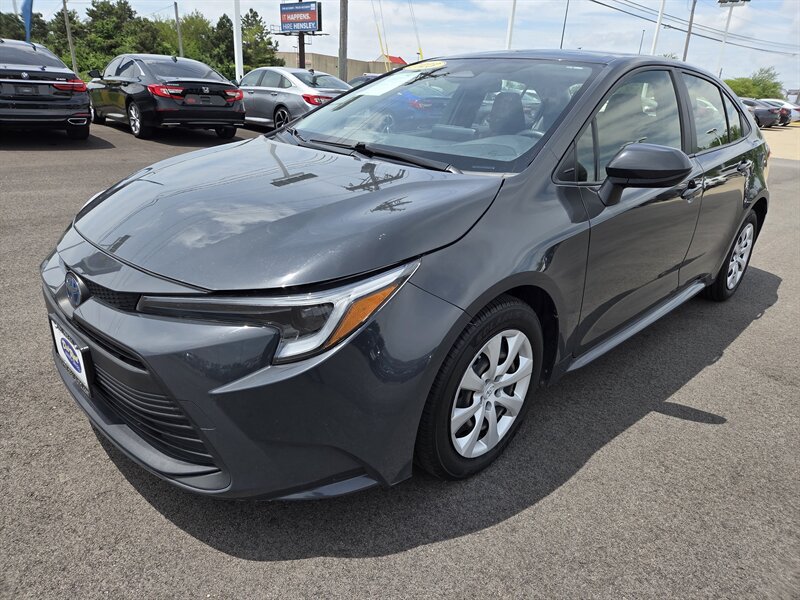 Used 2023 Toyota Corolla LE FWD image 7