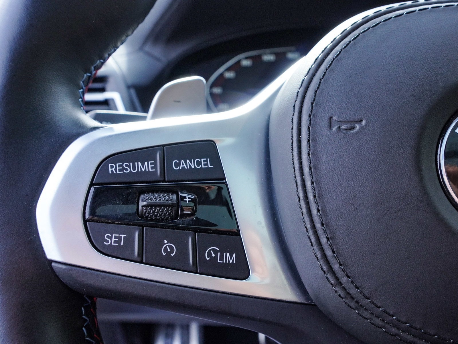 Used 2024 BMW X4 M40i image 32