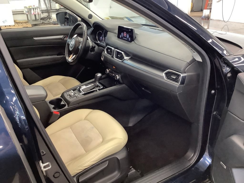 Used 2017 MAZDA CX-5 Touring w/ Preferred Equipment Package AWD/4WD image 14
