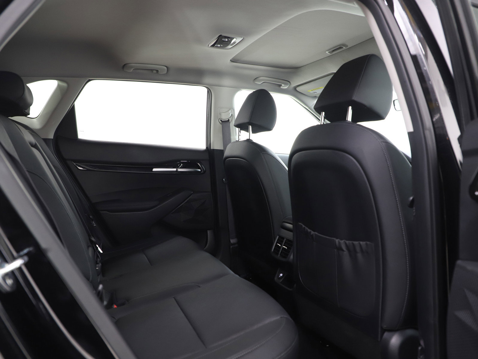 Used 2023 Kia Seltos EX image 13