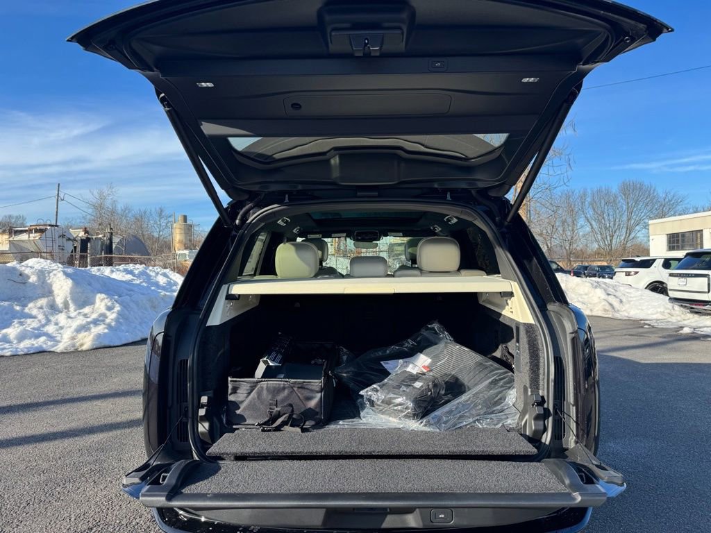 New 2026 Land Rover Range Rover SE image 6