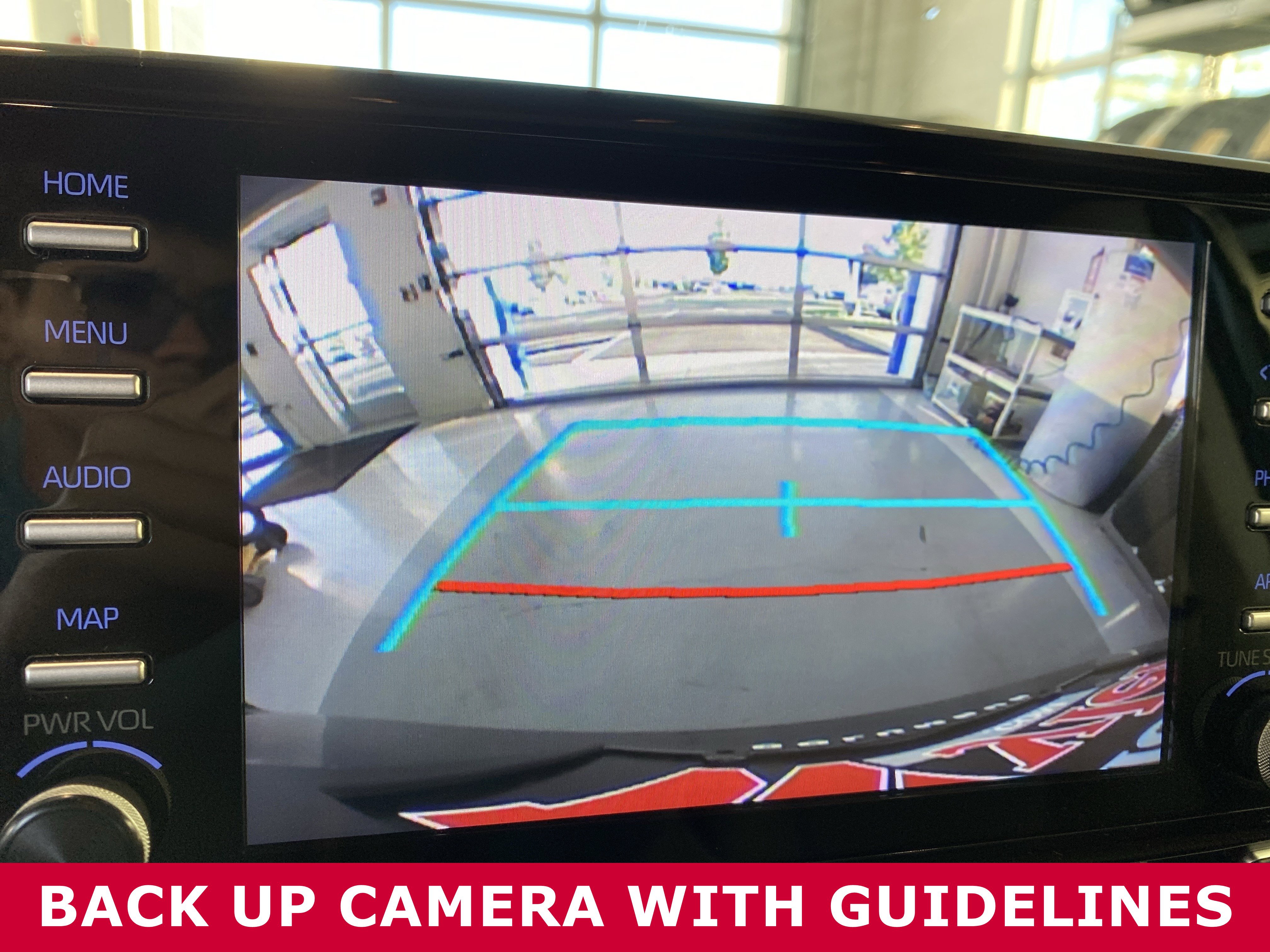 Used 2021 Toyota Sienna XLE image 18