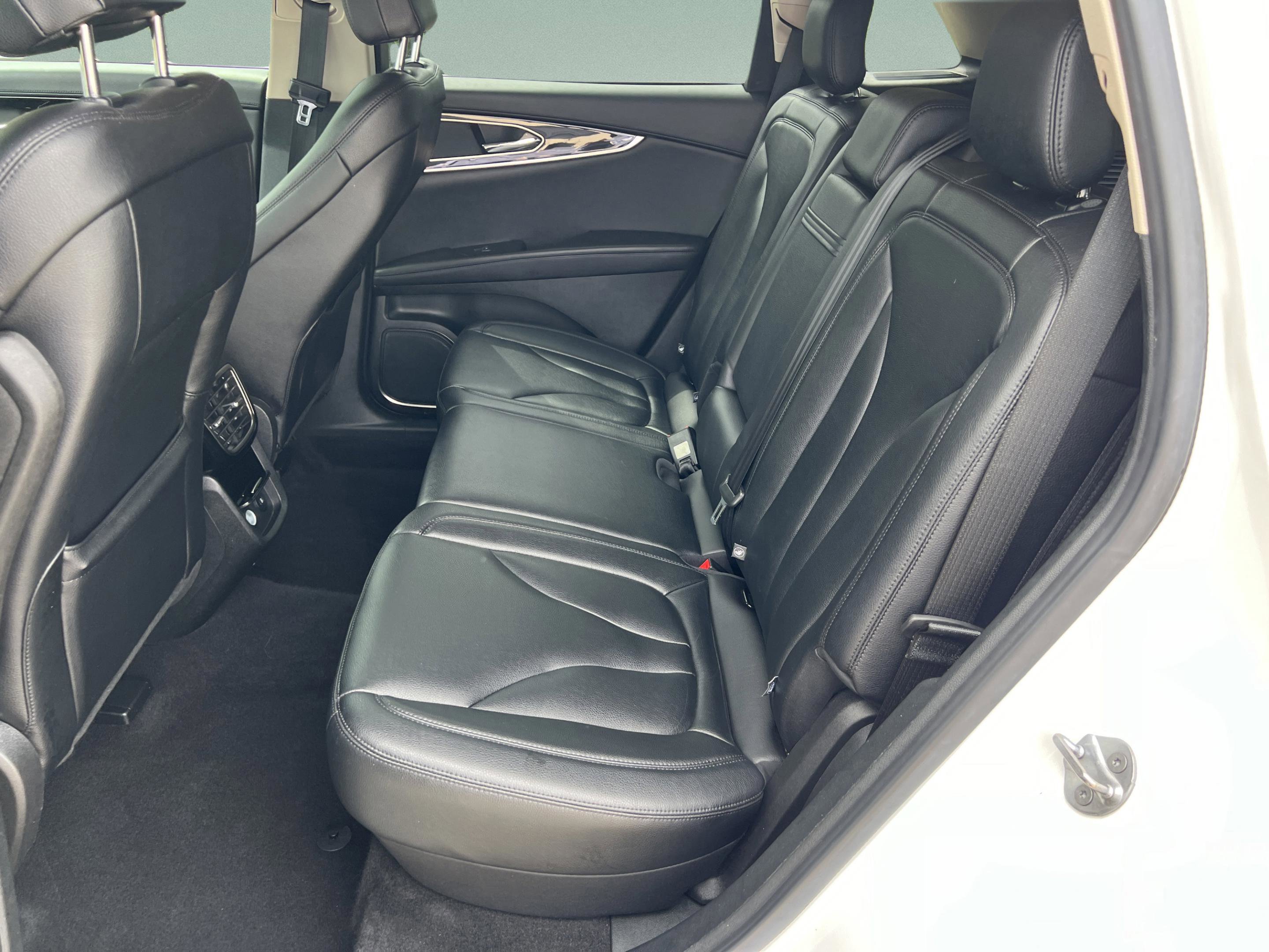 Used 2023 Lincoln Nautilus FWD image 29