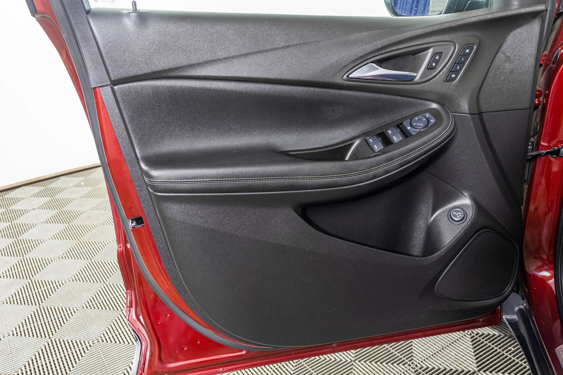 Used 2022 Buick Encore GX Essence w/ Experience Buick Package image 35