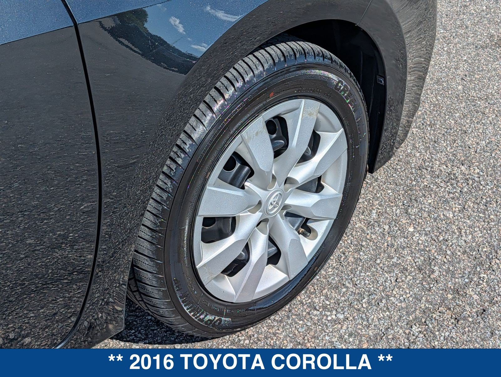 Used 2016 Toyota Corolla LE FWD image 13