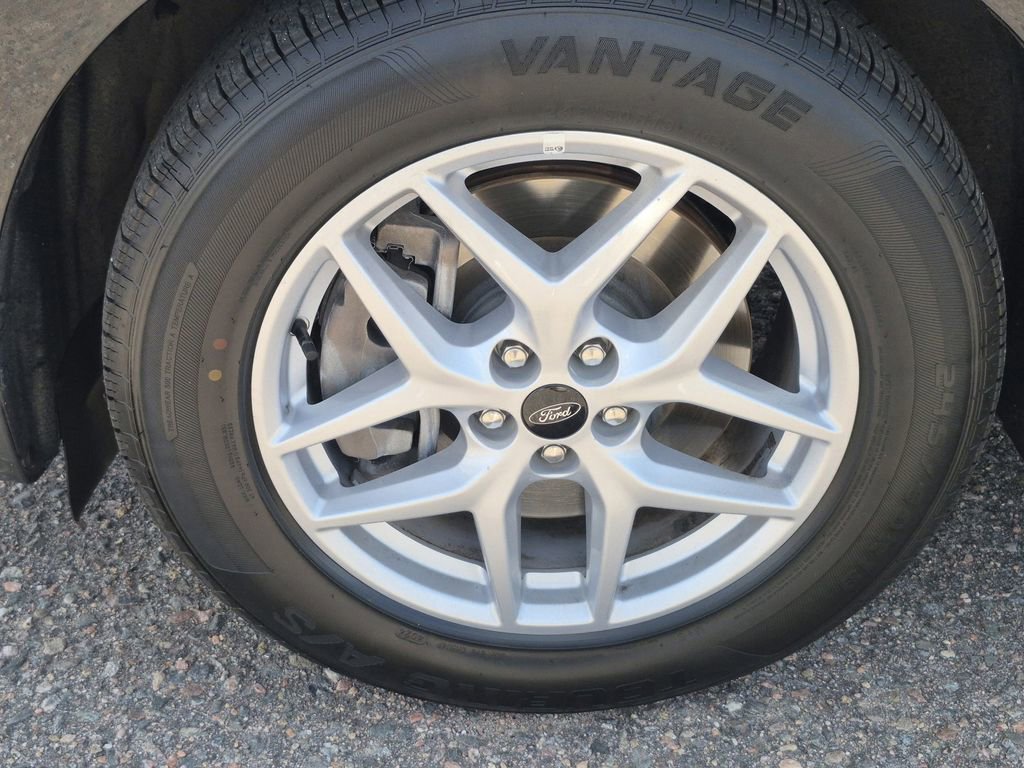 Used 2024 Ford Edge SEL image 18