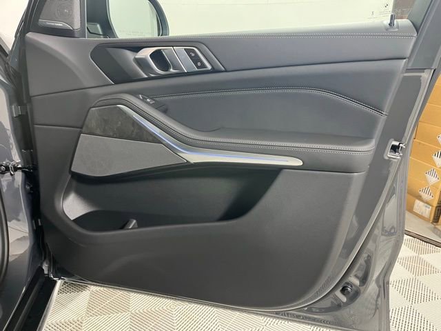 New 2026 BMW X5 xDrive50e w/ Climate Comfort Package AWD/4WD image 23