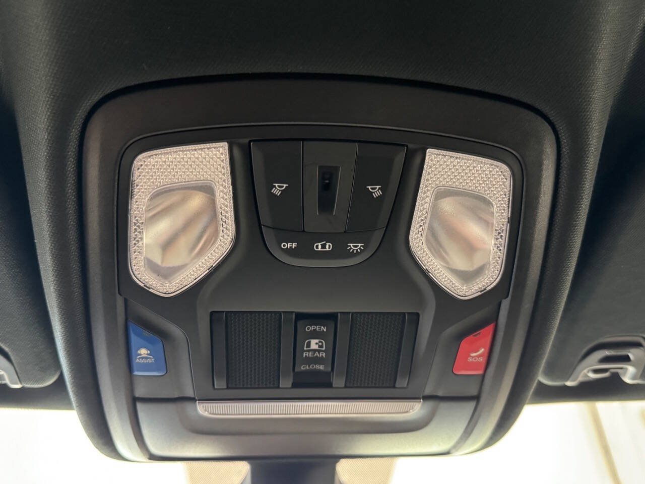 Used 2022 RAM 1500 Big Horn AWD/4WD image 37